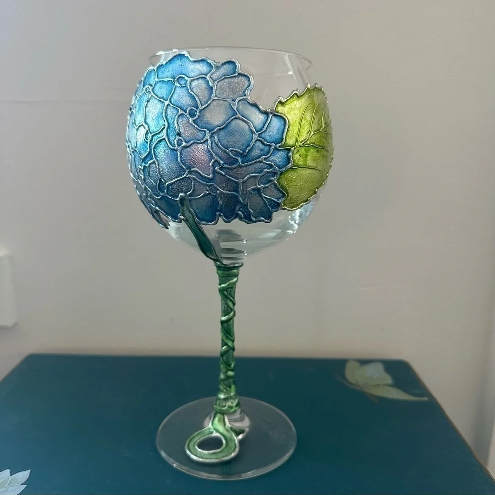 Hand-Gilded Blue Hydrangea Wine Glass made in Italy
